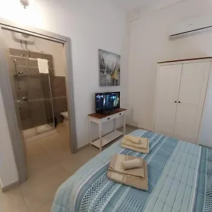 On The Road Bed & Breakfast Telti